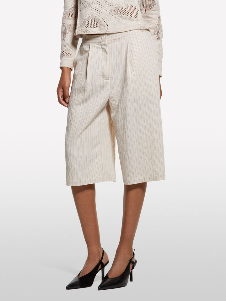 Cremeweiß gestreifte Bermudashorts - shorts und kurze hosen für damen - Cremeweiss | Sisley image number 3